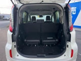 普段のお買い物や通勤、送迎等に十分な荷室スペースを確保しております。セカンドシートを倒すと、大きな荷物の積載も可能です♪