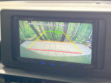【バックカメラ】駐車時に後方がリアルタイム映像で確認できます。大型商業施設や立体駐車場での駐車時や、夜間のバック時に大活躍!運転スキルに関わらず、今や必須となった装備のひとつです!