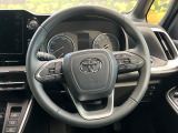 インテリアに合わせたデザインのステアリングは、運転される方のことも考え、運転しやすい形状、大きさです。是非一度、実際に触ってお確かめください。