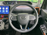 インテリアに合わせたデザインのステアリングは、運転される方のことも考え、運転しやすい形状、大きさです。是非一度、実際に触ってお確かめください。