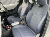 ステアリングヒーターと運転席助手席シートヒーターで寒い時期も快適に運転をお楽しみいただけます!!