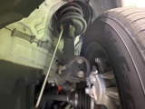 お車を安心してお乗りいただく為には、足回りの定期点検が欠かせません。サービスサポート(有償保証)では無料点検もご提供しており、安心のカーライフをお過ごしいただけるサポート体制が整っています。