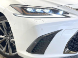 【三眼LEDヘッドライト】スタイリッシュな見た目の三眼LEDヘッドライトを装備♪スタイルだけでなく、夜間の走行も視界良好で安心してお乗りいただけます。