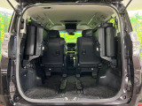 【パワーバックドア】スマートキーや運転席のボタンを押すだけでリアゲートが自動で開閉します!荷物を持っている時や、高い位置にあるバックドアを閉める際に便利な機能です♪