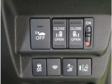 運転席フロア。ホンダ純正用品のマットがついております!