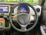 インテリアに合わせたデザインのステアリングは、運転される方のことも考え、運転しやすい形状、大きさです。是非一度、実際に触ってお確かめください。