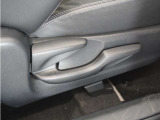 ◆シートハイトアジャスター◆運転席を上下に高さ調節ができます!運転ポジションを体格に合わせてシート調整できます。