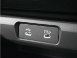 ◆12V電源ソケット◆スマートフォンの充電等にも便利な電源ソケット!使いやすい場所に装備されています。