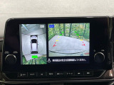 【アラウンドビューモニター】専用のカメラにより、上から見下ろしたような視点で360度クルマの周囲を確認することができます☆死角部分も確認しやすく、狭い場所での切り返しや駐車もスムーズに行えます。