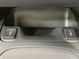 【シートヒーター】寒い日に重宝するシートヒーター!エアコンより早く温まってくれるので寒がりの人も安心ですね♪エアコンの温風は乾燥するから苦手、という方にもをおすすめです。