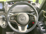【純正革巻きステアリング】上質な革を使用することで、手にしっかり馴染みとても運転しやすいハンドルです♪