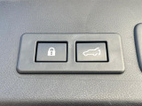 【パワーバックドア】スマートキーや運転席のボタンを押すだけでリアゲートが自動で開閉します!荷物を持っている時や、高い位置にあるバックドアを閉める際に便利な機能です♪