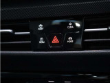 見やすく操作しやすいスイッチレイアウトで、快適な車内空間をサポートします。