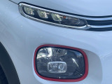 ●LEDヘッドライト:夜間走行時も良好な視界を確保し安心して運転できる高輝度LEDヘッドライトを装備!点灯速度が早く、消費電力も抑えられています。