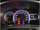 両側パワースライドドア付きだから、狭い駐車スペースなどでの 乗り降りラクラク!小さなお子さまのいるご家庭には嬉しい装備。