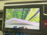 【バックカメラ】駐車時に後方がリアルタイム映像で確認できます。大型商業施設や立体駐車場での駐車時や、夜間のバック時に大活躍!運転スキルに関わらず、今や必須となった装備のひとつです!