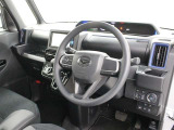 運転席廻りです。