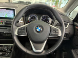 コックピットは、BMWらしくセンター・コンソールがドライバーに向けて傾けられた設計になっています。