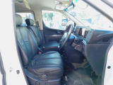 運転席周りです。