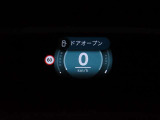 ヘッドアップディスプレイは視認性が非常に良く、運転時の視線を逸らさず様々な情報の確認が行えます。
