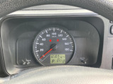 速度計と液晶表示がひと目で確認しやすく、運転に必要な情報を把握しやすい配置です。メーター周辺も見渡しやすく、日々の運転時に確認しやすい構成です。