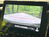 【バックカメラ】駐車時に後方がリアルタイム映像で確認できます。大型商業施設や立体駐車場での駐車時や、夜間のバック時に大活躍!運転スキルに関わらず、今や必須となった装備のひとつです!