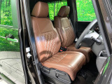 運転席シート廻りは使用感も少なく、良好な状態となっています。丁寧に使われていたことがよくわかりますね。
