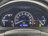 【メーターまわり】ドライバーから見やすい位置にあって安全運転に寄与します。メーターも見やすくてシンプルなデザインになっております。