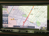 地図が大きく表示され、道路や周辺の目印を確認しながら目的地への道順を把握できます。表示範囲や詳細表示を切り替えられるため、行き先に合わせて使い分けられます。