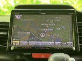 現在地を中心に周辺の道路や施設名を確認でき、目的地までのルート確認に便利です。地図の表示や縮尺を画面上で確認しながら、日々のお出かけをサポートします。