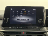 【純正9インチナビ】Nissan Connectに対応した人気の純正OP・9インチナビを装備。存在感のある大画面はインパクトも大!ナビ利用時のマップ表示も見やすく、テレビは臨場感がアップ!
