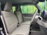運転席シート廻りは使用感も少なく、良好な状態となっています。前オーナー様が丁寧に使っていたことがよくわかりますね。