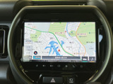 地図を大きく表示でき、現在地や周辺の道路を確認しやすい画面です。目的地までの道順を見ながら移動できるため、慣れない場所へのお出かけにも便利に活用できます。