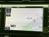 画面には地図が表示され、現在地や周辺の道路を確認しながら目的地までの道のりを把握できます。画面上の案内が見やすく、普段のお出かけや初めての場所への移動に便利です。