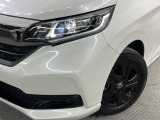 【LEDヘッドライト】悪天候や夜間走行時も良好な視界を確保し安心して運転できる高輝度LEDヘッドライトを装備!点灯速度が早く、消費電力も抑えられています。