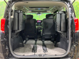 普段のお買い物や通勤、送迎等に十分な荷室スペースを確保しております。セカンドシートを倒すと、大きな荷物の積載も可能です♪