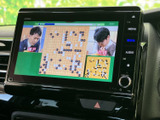 テレビ番組を画面で視聴できる装備です。停車中の休憩時間にも映像を楽しめ、画面内の情報も確認しやすい構成。移動の合間の過ごし方に選択肢が広がります。