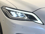 【三眼LEDヘッドライト】スタイリッシュな見た目の三眼LEDヘッドライトを装備♪スタイルだけでなく、夜間の走行も視界良好で安心してお乗りいただけます。