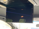【フリップダウンモニター】大画面モニターで後席でもエンタメをお楽しみいただけます。小さなお子様にも大人気の装備です♪