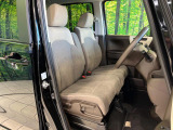 運転席シート廻りは使用感も少なく、良好な状態となっています。丁寧に使われていたことがよくわかりますね。