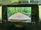 【バックカメラ】駐車時に後方がリアルタイム映像で確認できます。大型商業施設や立体駐車場での駐車時や、夜間のバック時に大活躍!運転スキルに関わらず、今や必須となった装備のひとつです!