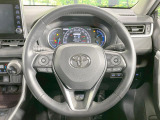 【純正革巻きステアリング】上質な革を使用することで、手にしっかり馴染みとても運転しやすいハンドルです♪