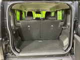 普段のお買い物や通勤、送迎等に十分な荷室スペースを確保しております。セカンドシートを倒すと、大きな荷物の積載も可能です♪