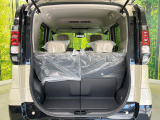 普段のお買い物や通勤、送迎等に十分な荷室スペースを確保しております。セカンドシートを倒すと、大きな荷物の積載も可能です♪