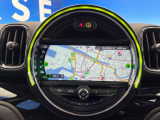 ●純正ナビ:一体感のあるナビは、高級感ある車内を演出してくれます。オーディオ機能も充実しておりますので、運転もより楽しめます♪