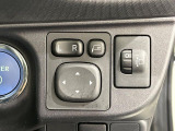 【電動格納ミラー】サイドミラーは電動格納式となっており、狭い駐車場でもキズがつくリスクを抑えられます。