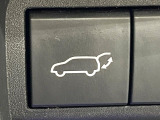【パワーバックドア】スマートキーや運転席のボタンを押すだけでリアゲートが自動で開閉します!荷物を持っている時や、高い位置にあるバックドアを閉める際に便利な機能です♪