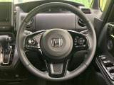 【純正革巻きステアリング】上質な革を使用することで、手にしっかり馴染みとても運転しやすいハンドルです♪