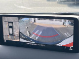 【360&deg;ビューモニター】専用のカメラにより、上から見下ろしたような視点で360度クルマの周囲を確認することができます☆死角部分も確認しやすく、狭い場所での切り返しや駐車もスムーズに行えます。