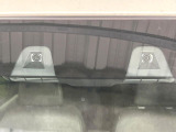 【スズキ セーフティサポート】走行中に前方の車両等を認識し、衝突しそうな時は警報とブレーキで衝突回避と被害軽減をアシスト。より安全にドライブをお楽しみいただけます。